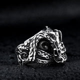 Drake Ring Med Yin Och Yang Symbol